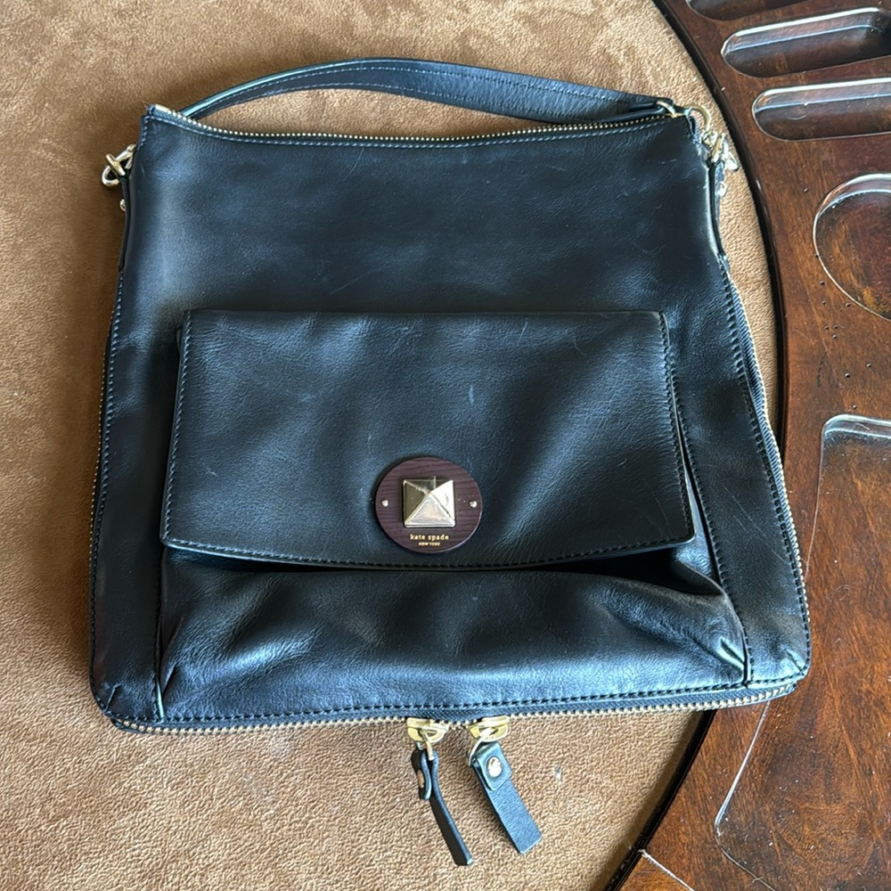 Black Kate Spade w/Wooden closure accent and gold hardware